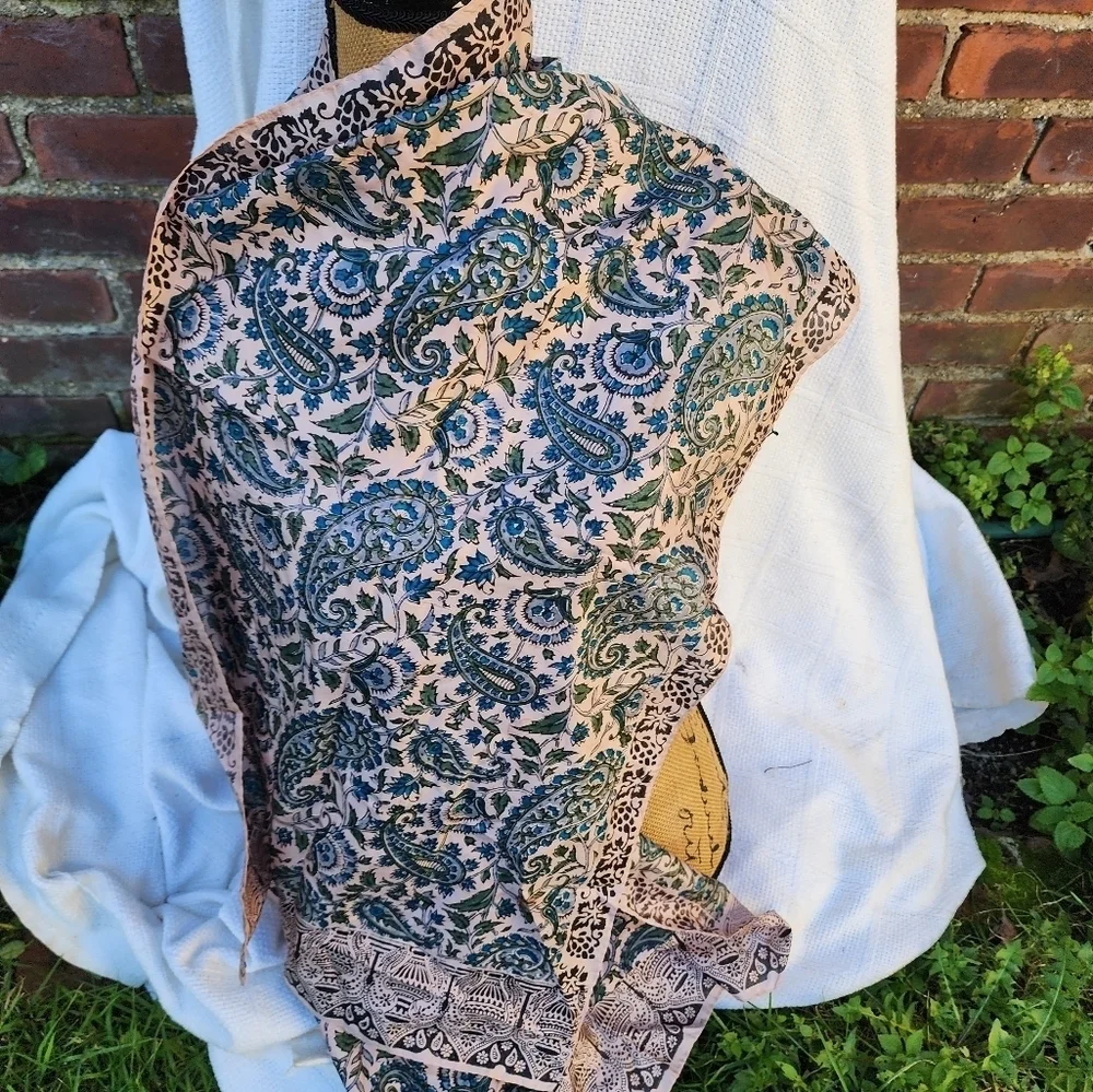 Vintage Majelli Silk Paisley‎ Scarf